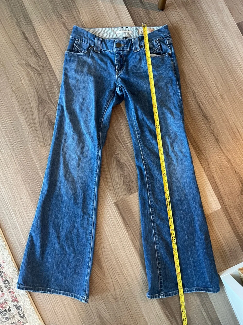 GAP Limited Edition Low Rise Flare Jeans Women’s 26 Regular Y2K Medium Wash - Picture 11 of 11